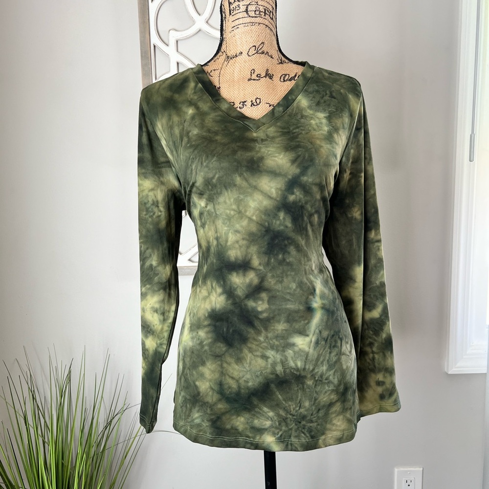 NEW Women’s Long Sleeve Top